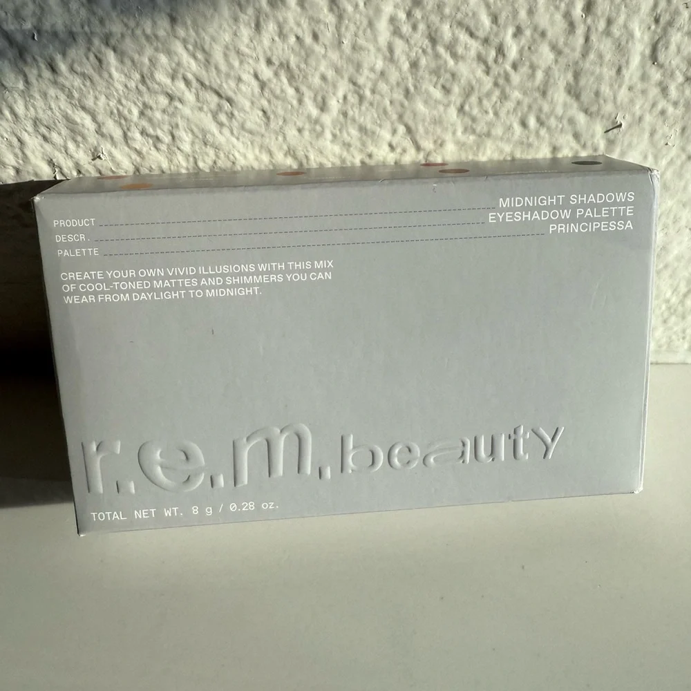 R.E.M. Beauty Midnight Shadows Eyeshadow Palette Principessa